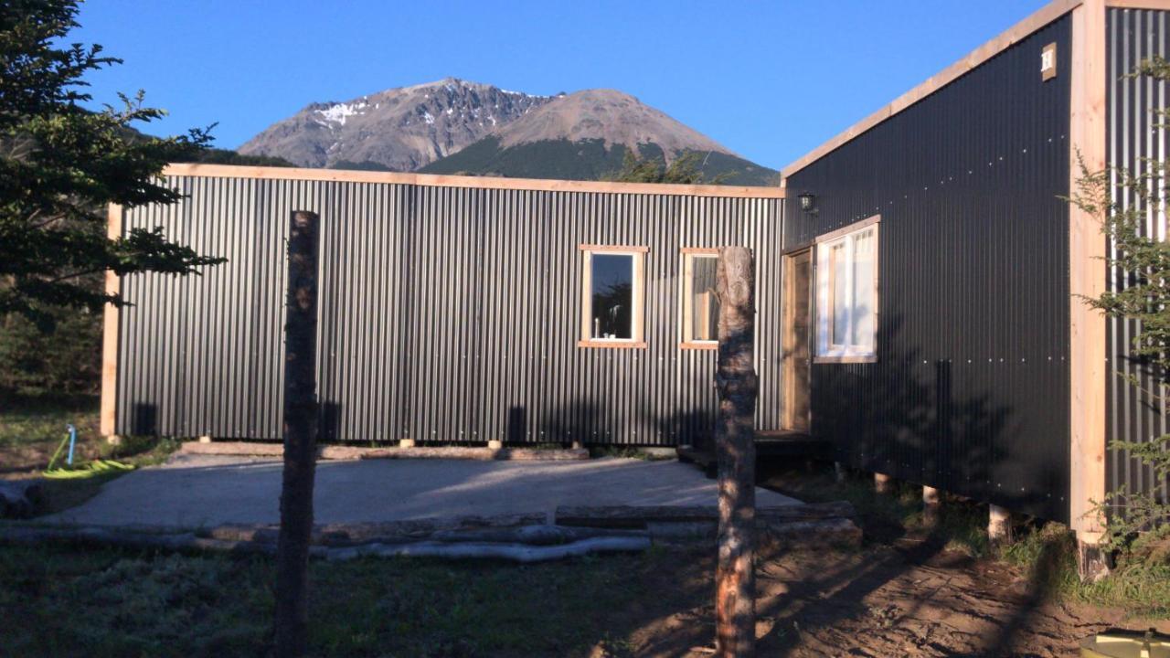 ויה סרו קסטיו Hostel Basecamp Cerro Castillo מראה חיצוני תמונה